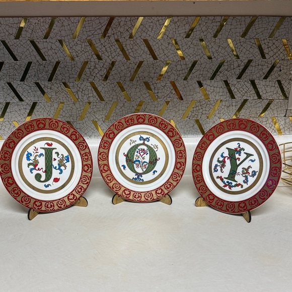Home Interiors Red and Gold Holiday Plate